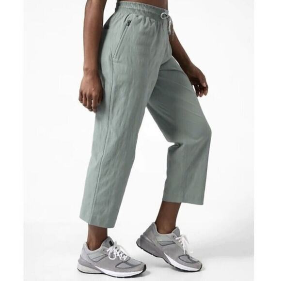 ATHLETA Trekkie Straight Crop Pant Minimalistic Green 4 #988054 Travel Comfort - Picture 1 of 13